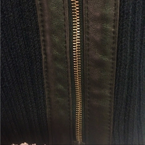 ST. JOHN BLACK LEATHER AND 80% WOOL JACKET - Picture 9 of 13